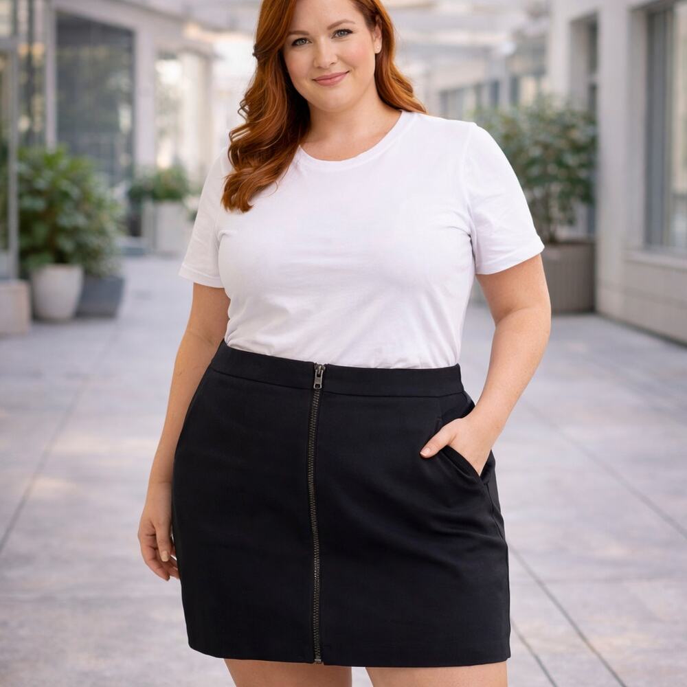 C22 Charlotte Russe Zip Skirt Casual Size Medium Black